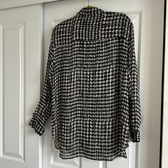 Theory Oversized Silk Cutout Button Down L - Picture 4 of 7